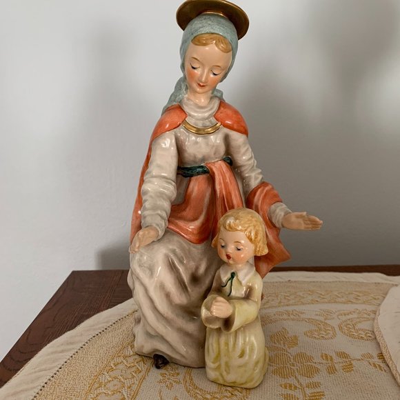 Goebel 1958 Mary and Child porcelain bisque Hummell figurine